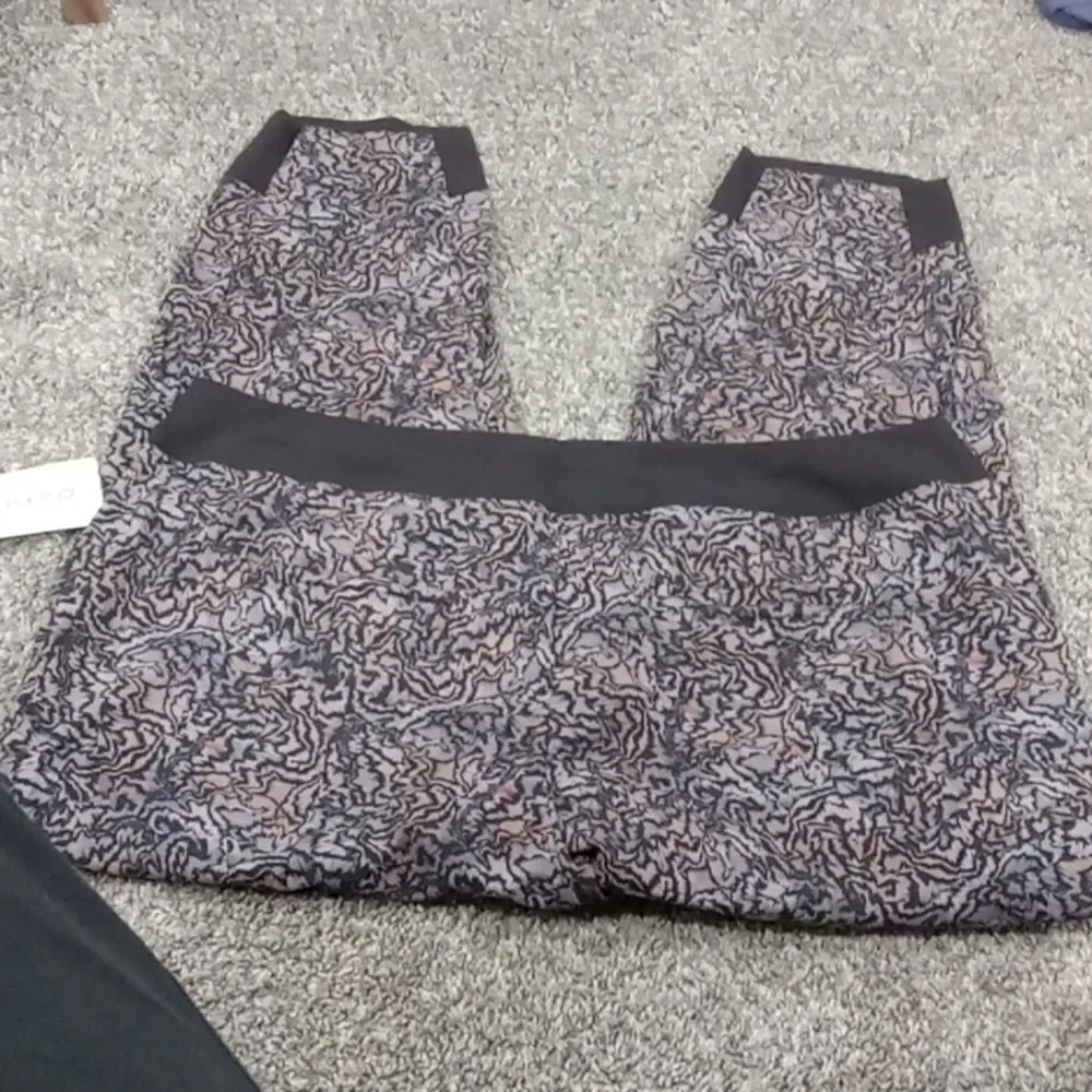 Athleta Trekkie North Jogger. Black gray & purple. Size 20 NWT - Picture 3 of 3